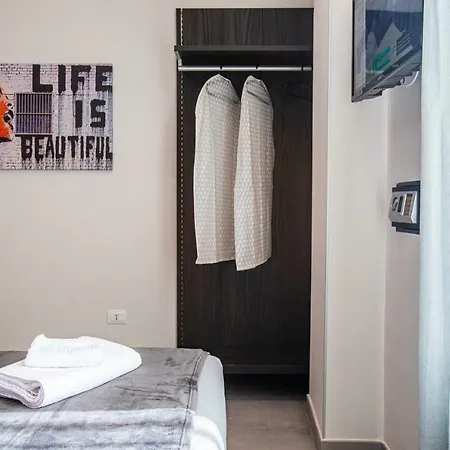 Garibaldi 136 بيت ضيافة نابولي