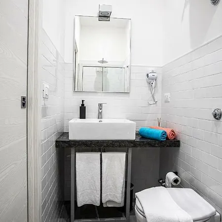 Garibaldi 136 نابولي